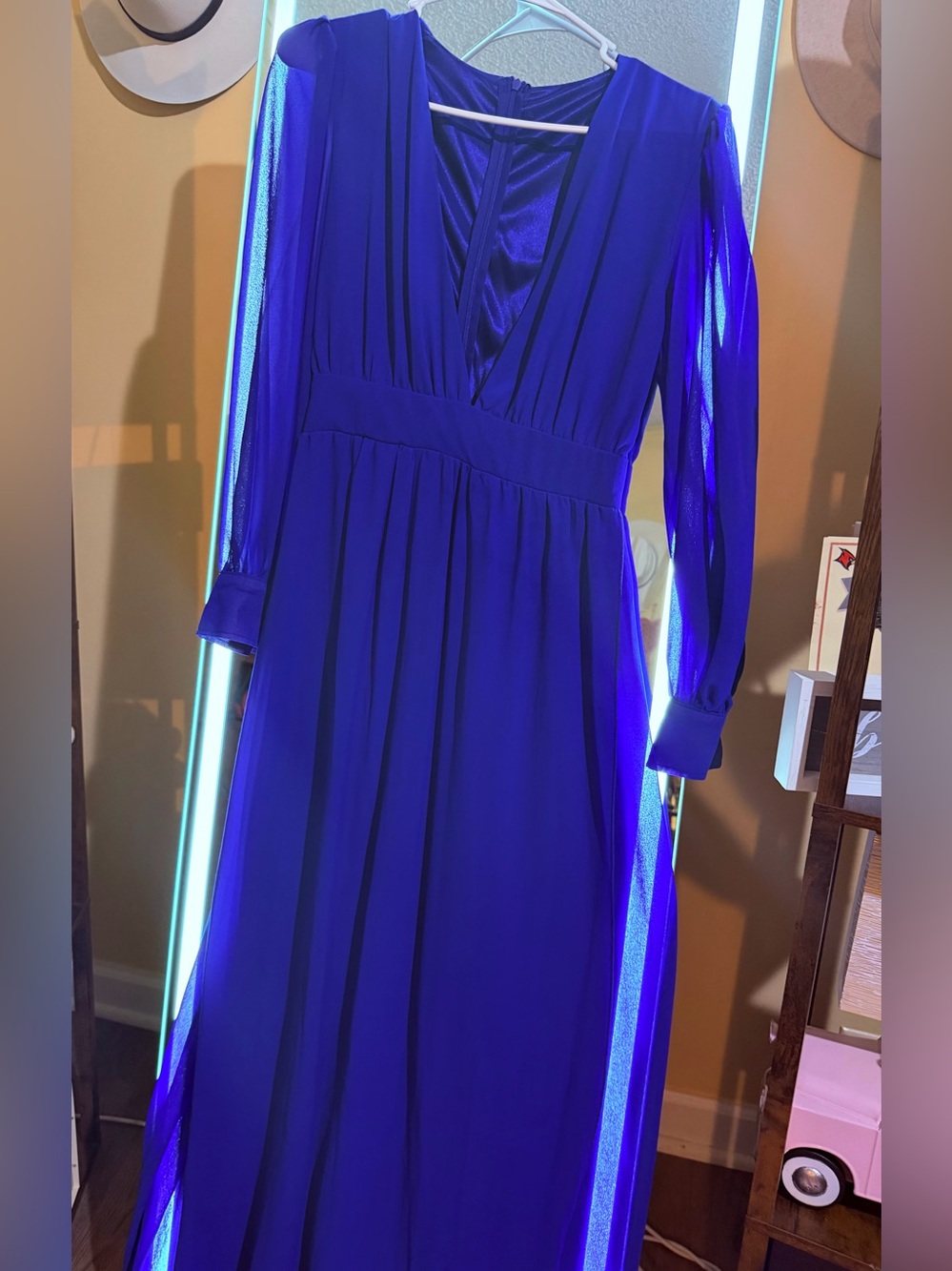 Elegant Deep Blue Long-Sleeve V-Neck Maxi Dress